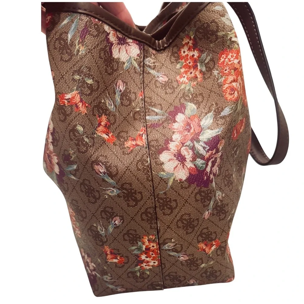 Guess Vikky floral Monogram‎ Tote Bag Brown Rose Print FL699523 11x13x6